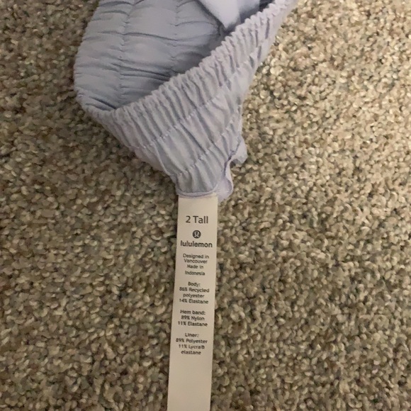 Lululemon 4’ serene blue shorts size 2. - Picture 3 of 3